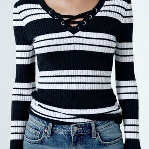 Urbanology Sweater Womens Size Large Gray White Striped Slim Fit Academia